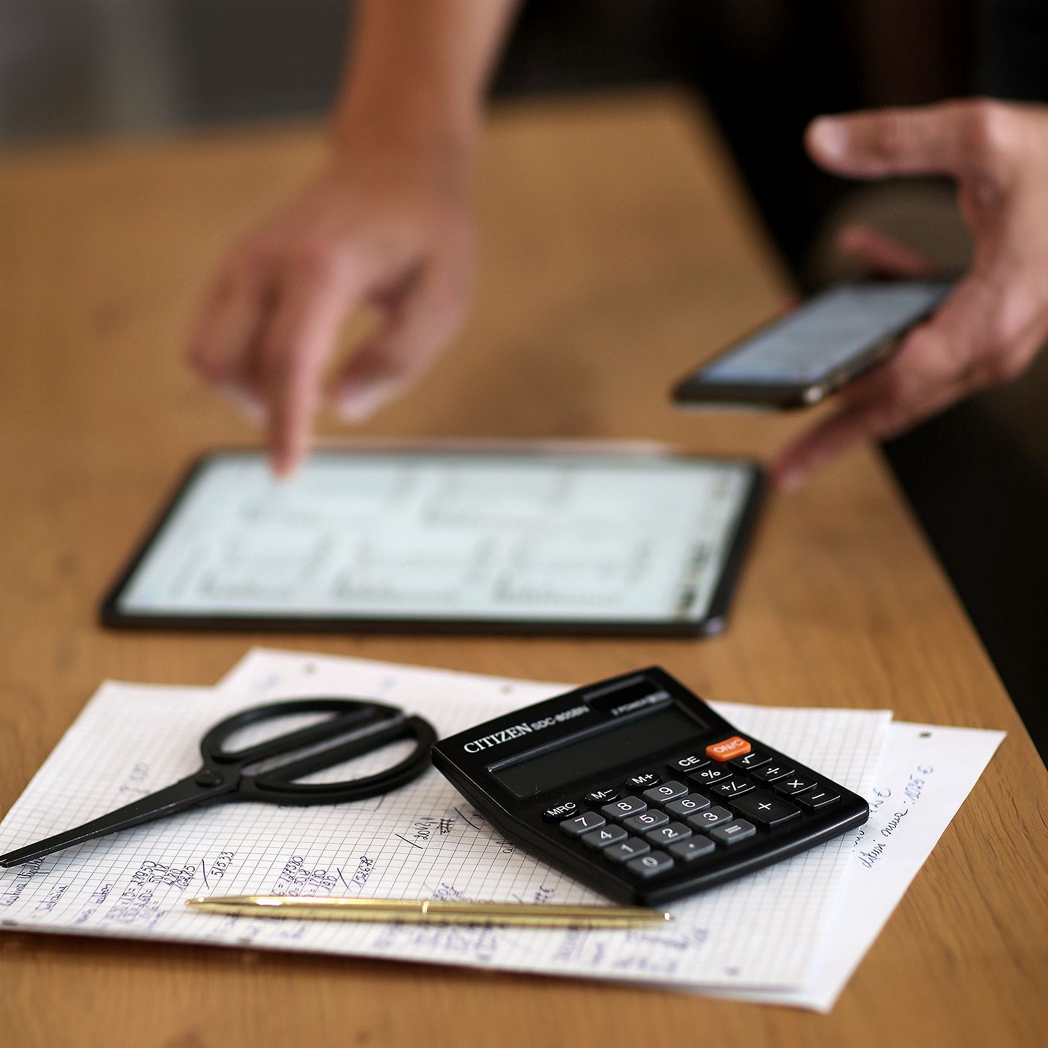 InterioApp quoting interface on a tablet showing curtain measurement calculations and pricing